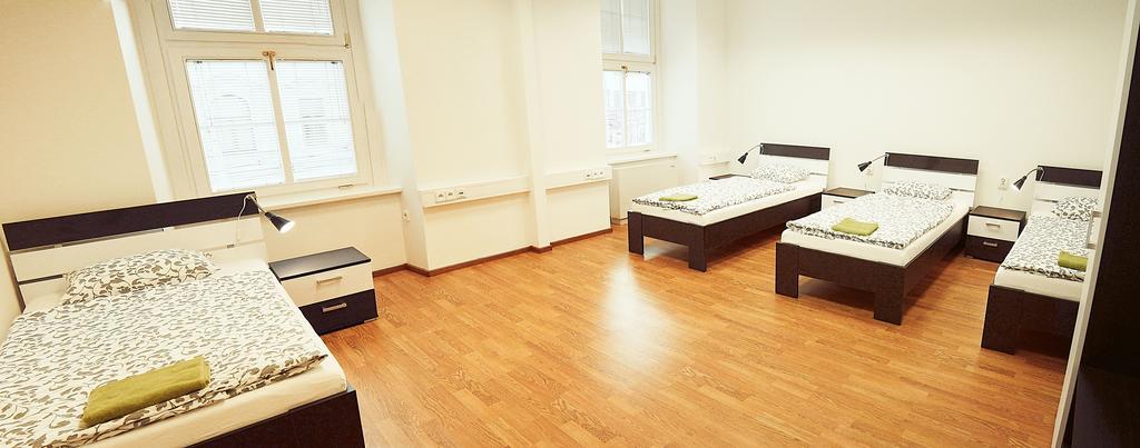 Vierbettzimmer mit Gemeinschaftsbad